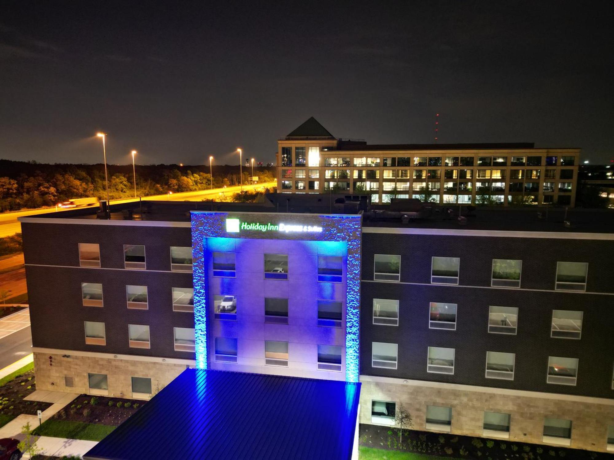 Holiday Inn Express & Suites Chicago Schaumburg By Ihg Esterno foto
