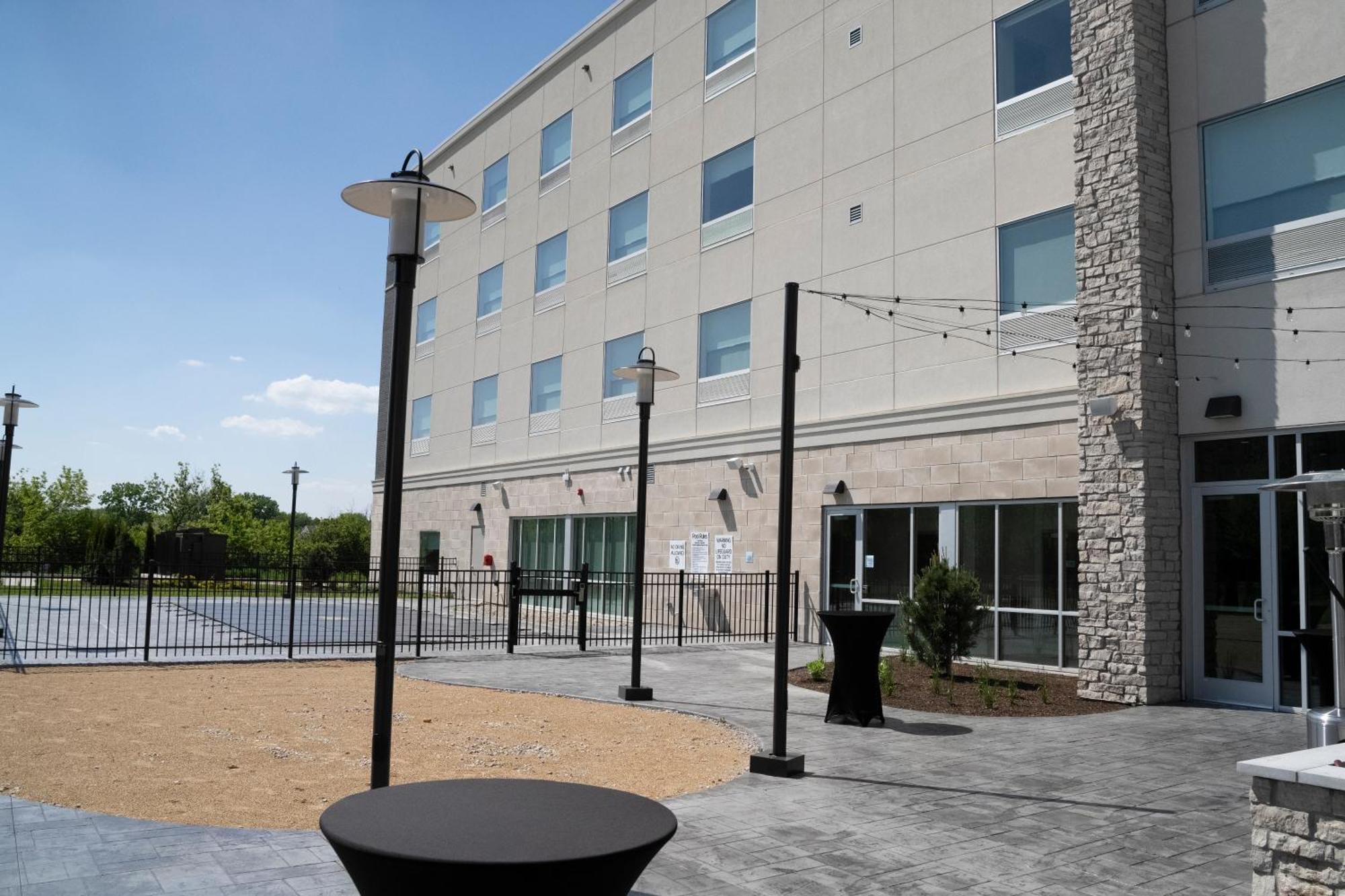Holiday Inn Express & Suites Chicago Schaumburg By Ihg Esterno foto