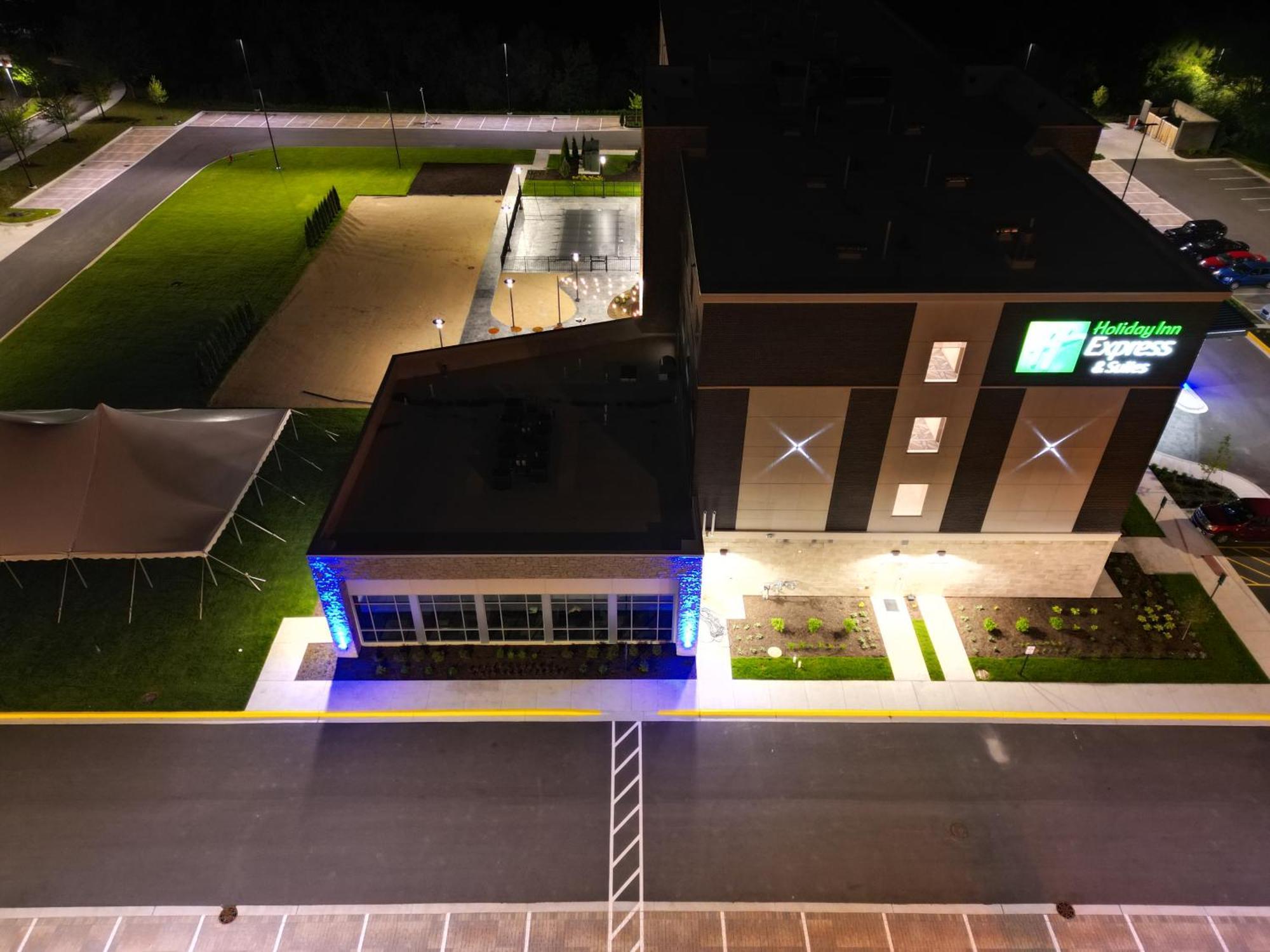 Holiday Inn Express & Suites Chicago Schaumburg By Ihg Esterno foto