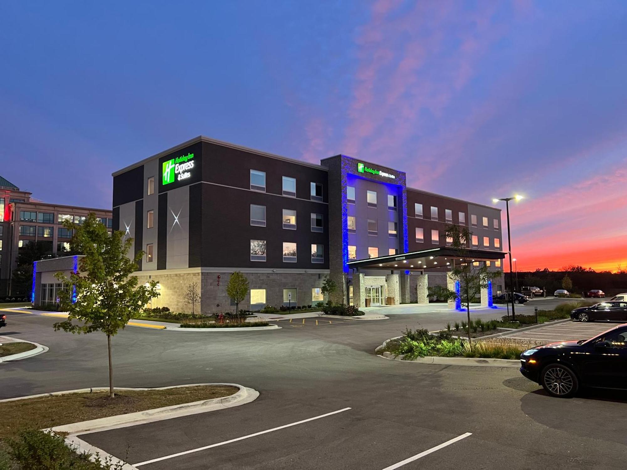 Holiday Inn Express & Suites Chicago Schaumburg By Ihg Esterno foto